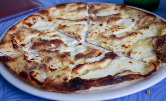 focaccia formaggio recco picture
