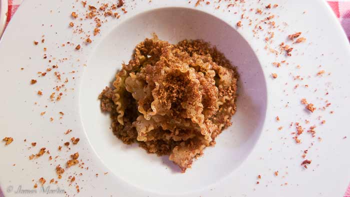 pasta with bread crumbs and peppers